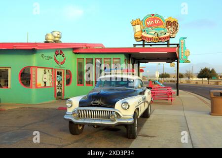 Geographie / Reise, USA, Arizona, Kingman, Magnetresonanztomographie D`z Diner, Route 66, Kingman, ADDITIONAL-RIGHTS-CLEARANCE-INFO-NOT-AVAILABLE Stockfoto